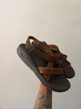 Chaco Brown & Black Strappy Sandals
